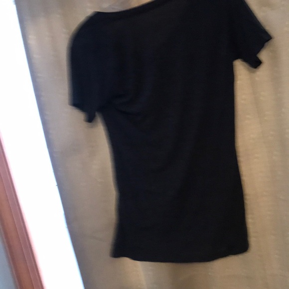 Women’s tee - Picture 3 of 3